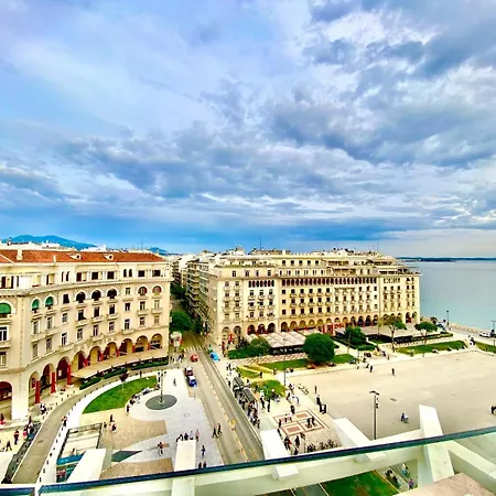 Budget In Ana Poli * Thessalonique