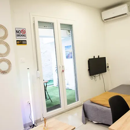 Budget In Ana Poli Lägenhet