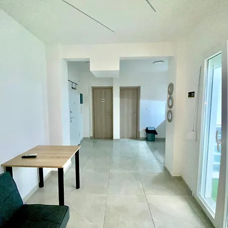 Budget In Ana Poli Thessaloniki